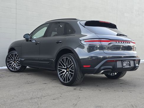 Certified 2025 Porsche Macan AWD/4WD image 3