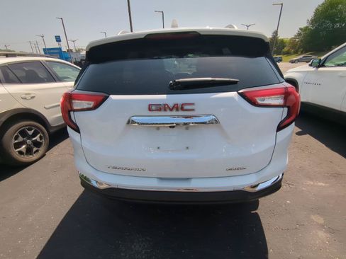 Used 2022 GMC Terrain SLT w/ Infotainment Package II AWD/4WD image 6