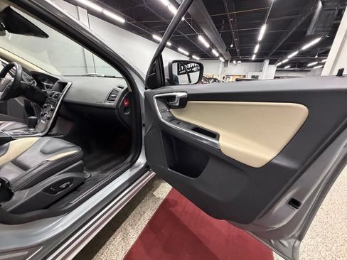 Used 2012 Volvo XC60 T6 AWD/4WD image 28