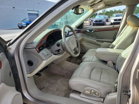 Used 2004 Cadillac De Ville w/ Equipment Group FWD image 15