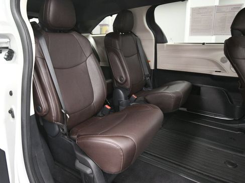 Certified 2023 Toyota Sienna Platinum AWD/4WD image 28