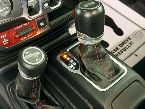 Used 2020 Jeep Wrangler Unlimited Rubicon w/ Dual Top Group image 17