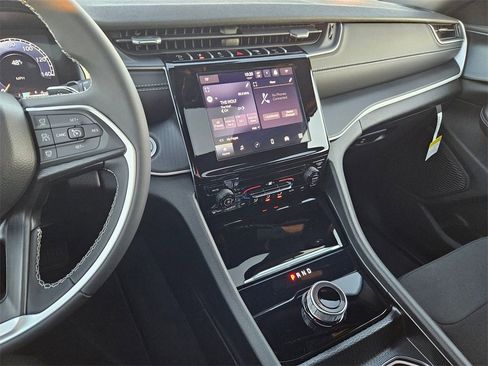 New 2025 Jeep Grand Cherokee L Laredo w/ Trailer Tow Package image 19