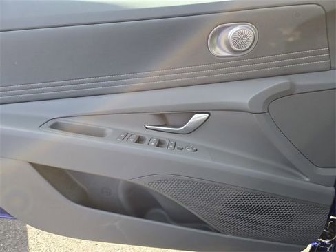 New 2025 Hyundai Elantra SEL image 20