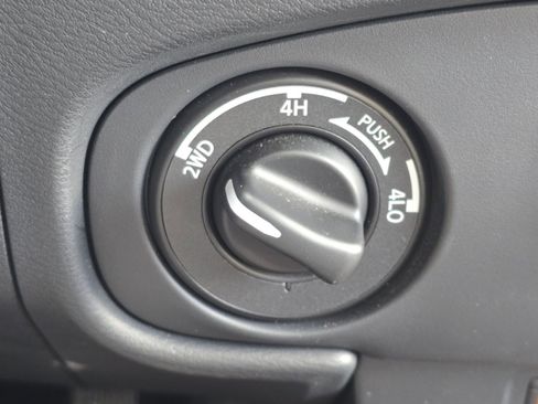 Used 2023 Nissan Frontier PRO-4X w/ Pro-4X Premium Package image 27