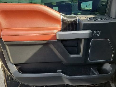Used 2019 Ford F250 Platinum w/ Platinum Ultimate Package AWD/4WD image 16