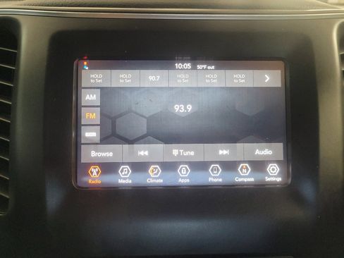Used 2020 Jeep Cherokee Latitude Plus FWD image 25