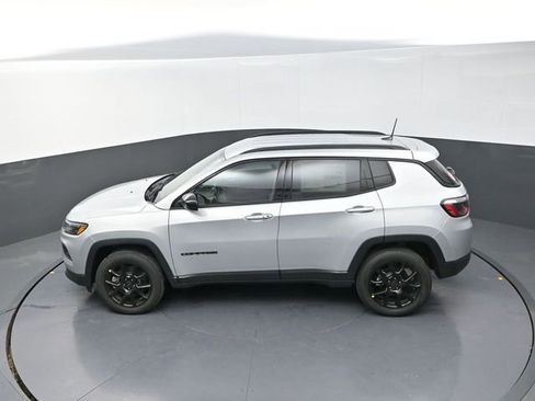 New 2026 Jeep Compass Latitude image 15