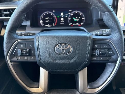 Used 2025 Toyota 4Runner 4WD image 35