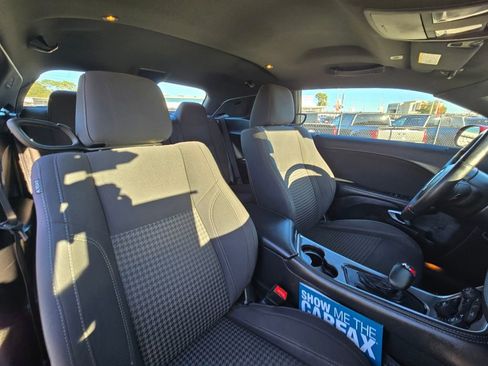 Used 2017 Dodge Challenger SXT image 44