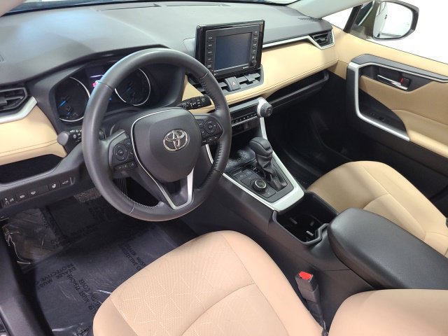 Used 2022 Toyota RAV4 XLE w/ Convenience Package AWD/4WD image 23