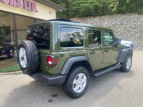 Used 2022 Jeep Wrangler Unlimited Sport w/ Sun And Sound Package AWD/4WD image 2