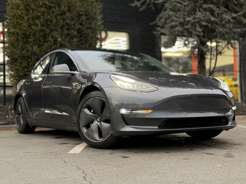 Used 2018 Tesla Model 3 Long Range image 8