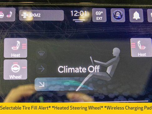 Used 2023 Jeep Grand Cherokee Altitude AWD/4WD image 11
