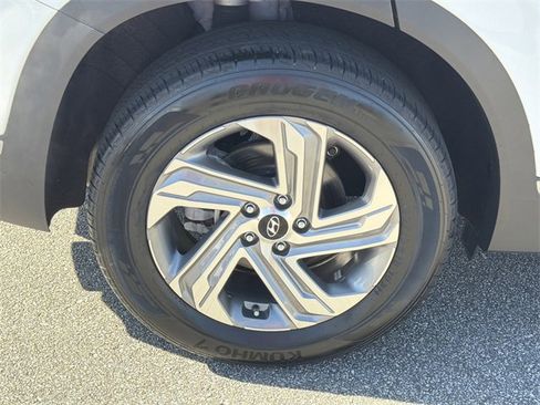 Certified 2023 Hyundai Santa Fe SEL w/ Premium Package image 17