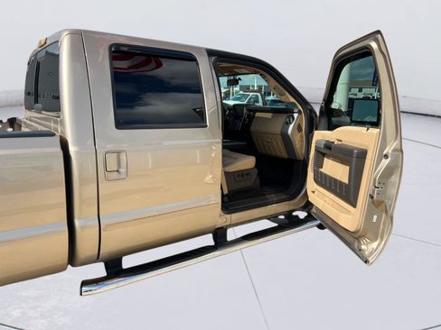 Used 2014 Ford F250 Lariat w/ Lariat Ultimate Package AWD/4WD image 32