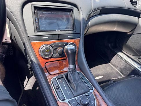 Used 2009 Mercedes-Benz SL 550 w/ Premium I Pkg image 11