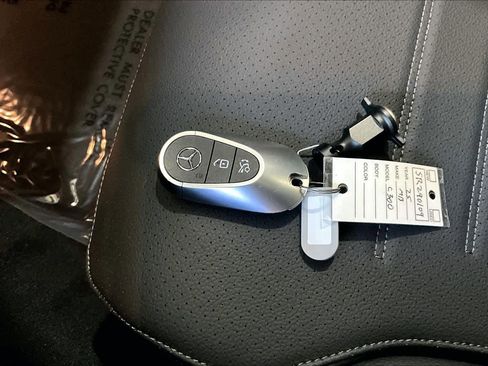 Used 2025 Mercedes-Benz C 300 4MATIC Sedan image 15