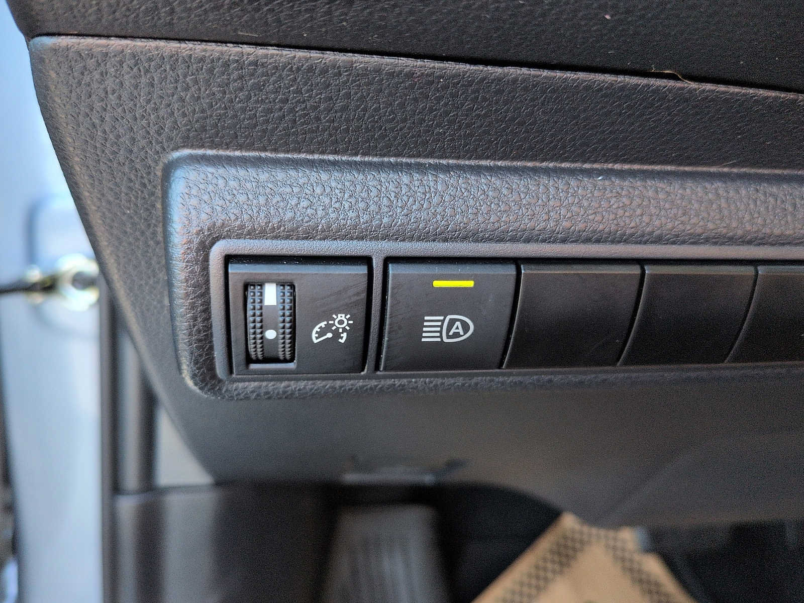 Used 2024 Toyota Corolla LE FWD image 14