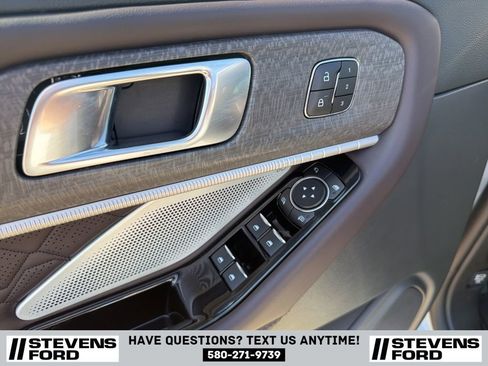 Used 2025 Ford Explorer Platinum w/ LUX Leather Package image 21