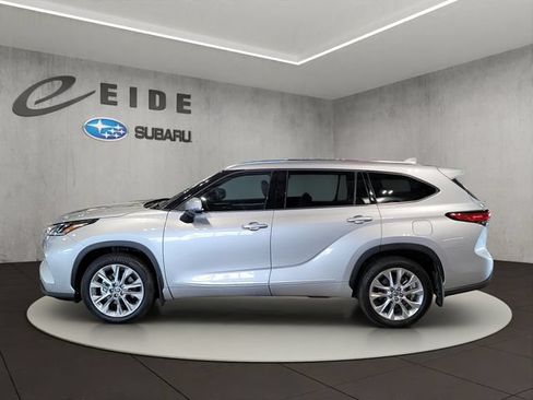 Used 2022 Toyota Highlander Limited AWD/4WD image 11