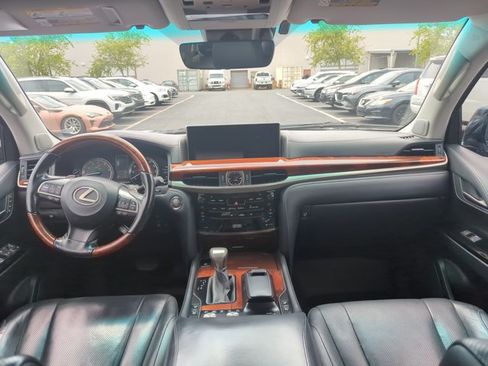 Used 2016 Lexus LX 570 4WD w/ Luxury Package image 30