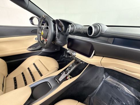 Certified 2023 Ferrari Portofino M RWD image 25