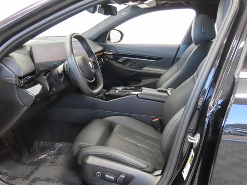 Used 2024 BMW 530i RWD image 14
