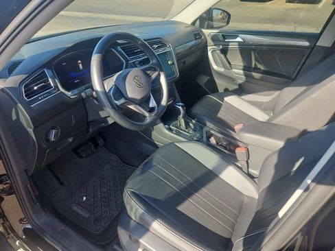 Used 2023 Volkswagen Tiguan SE AWD/4WD image 14