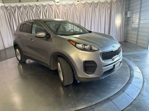Used 2019 Kia Sportage LX FWD image 2