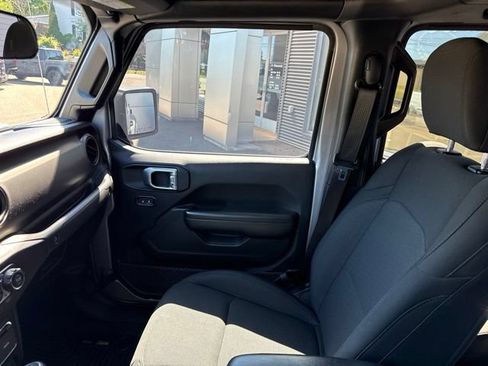 Used 2020 Jeep Gladiator Sport w/ Quick Order Package 24S AWD/4WD image 28