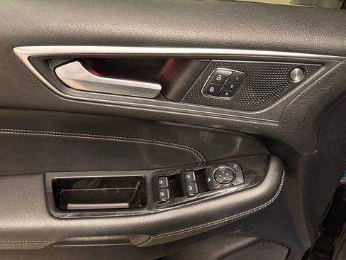 Used 2019 Ford Edge Titanium w/ Equipment Group 301A image 24