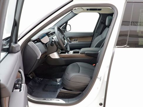 New 2025 Land Rover Range Rover SE image 7