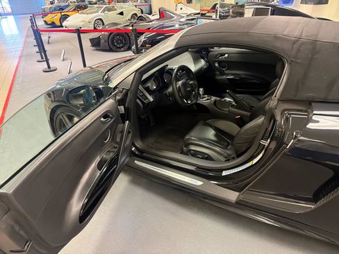 Used 2011 Audi R8 V10 w/ Enhanced Leather Pkg image 3