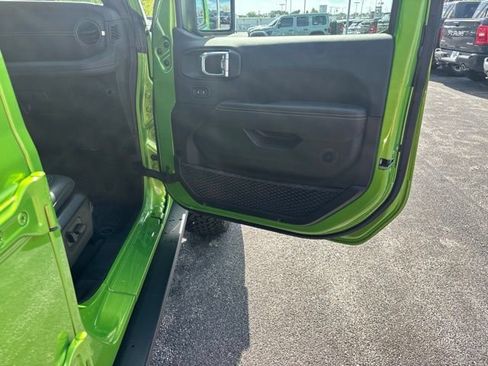 Used 2025 Jeep Wrangler Unlimited Rubicon 392 AWD/4WD image 20