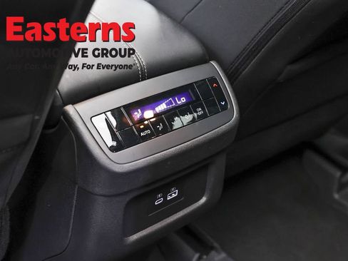 Used 2023 Nissan Pathfinder SV w/ SV Premium Package AWD/4WD image 23