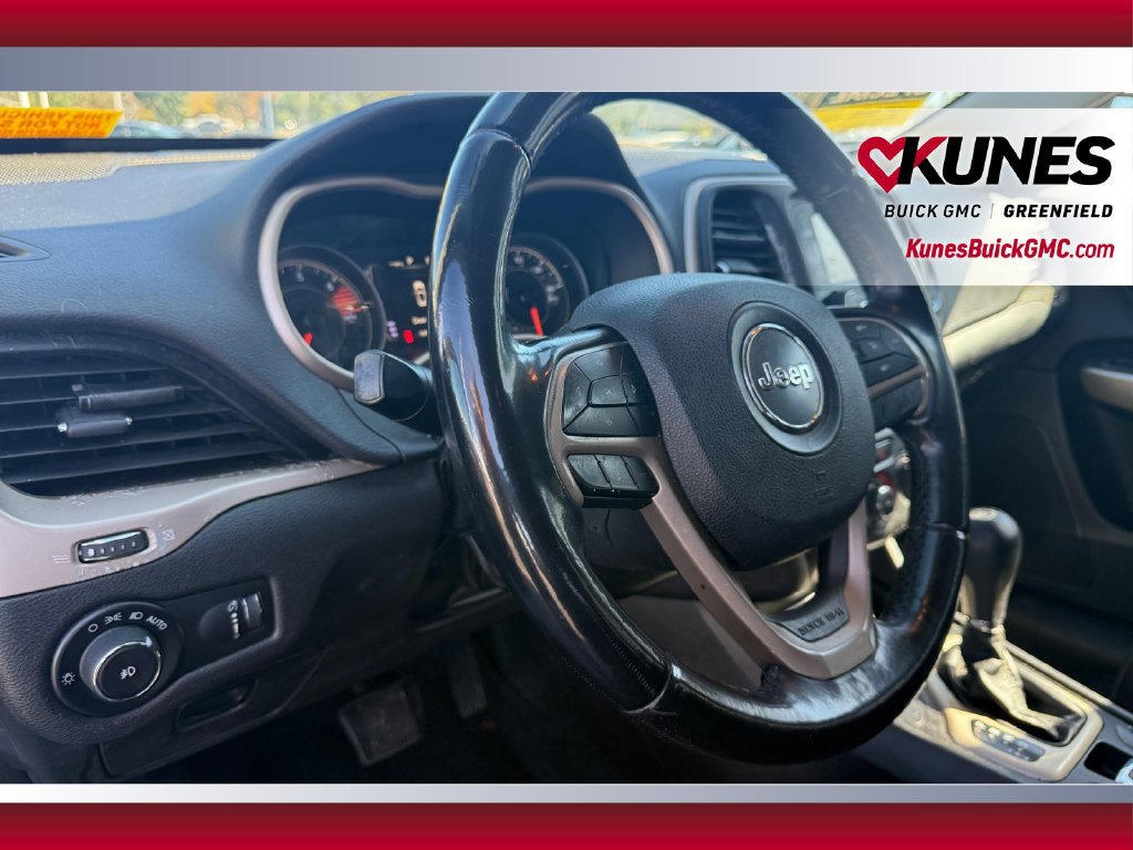 Used 2018 Jeep Cherokee Latitude w/ Altitude Package AWD/4WD image 39