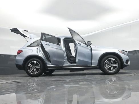 Used 2018 Mercedes-Benz GLC 350e 4MATIC image 77