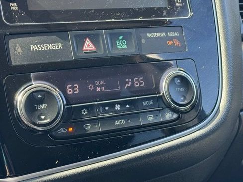 Used 2018 Mitsubishi Outlander SEL AWD/4WD image 15
