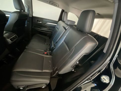 Used 2015 Toyota Highlander XLE image 22