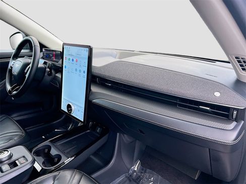 Used 2023 Ford Mustang Mach-E Premium image 29