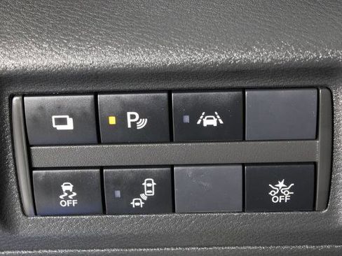 Certified 2025 Nissan Kicks Play S image 23