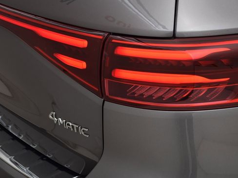 Used 2024 Mercedes-Benz EQB 300 4MATIC image 13