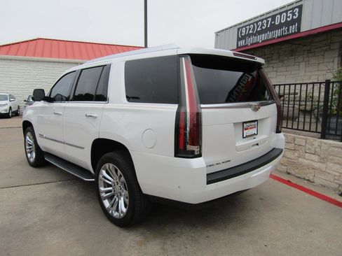 Used 2017 Cadillac Escalade Luxury w/ LPO, Radiant Package RWD image 3