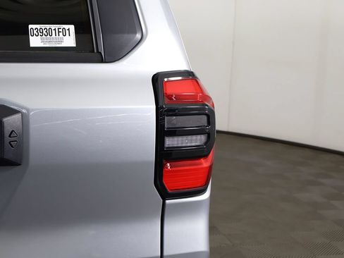 Used 2025 Toyota 4Runner SR5 AWD/4WD image 14