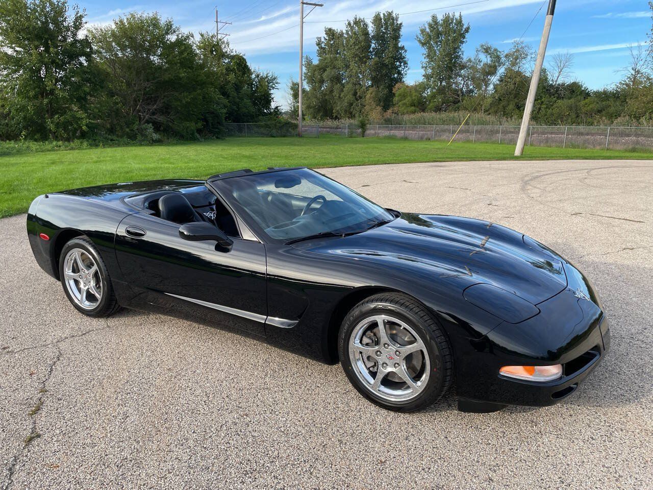Used 2003 Chevrolet Corvette Convertible w/ Preferred Equipment Group1 RWD image 3
