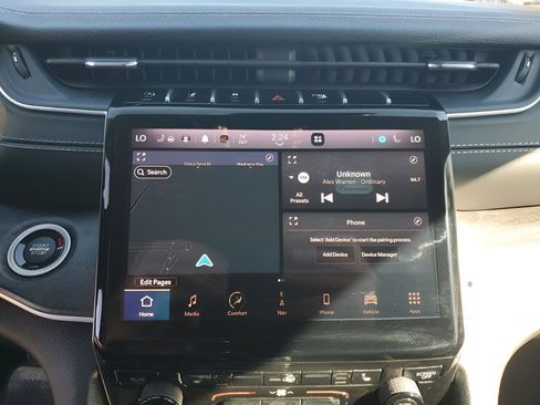 Used 2024 Jeep Grand Cherokee Limited image 37