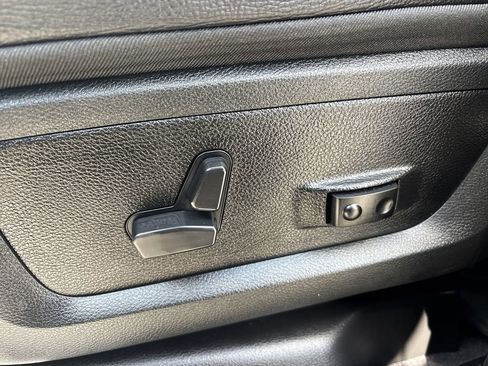 Used 2024 RAM 2500 Limited AWD/4WD image 18