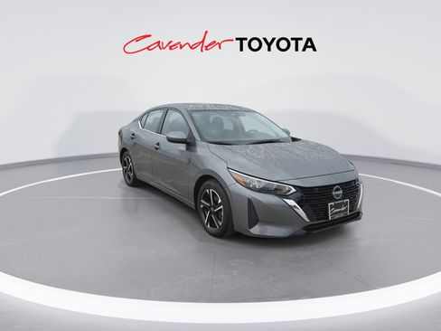Used 2025 Nissan Sentra SV FWD image 2