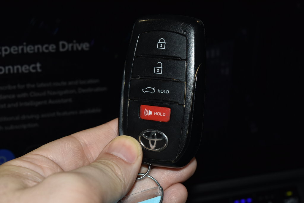 Used 2025 Toyota Camry XSE w/ Premium Plus Package AWD/4WD image 18